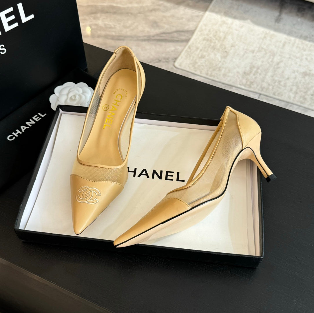 MESH LOGO HEELS IN BEIGE LAMBSKIN - 35