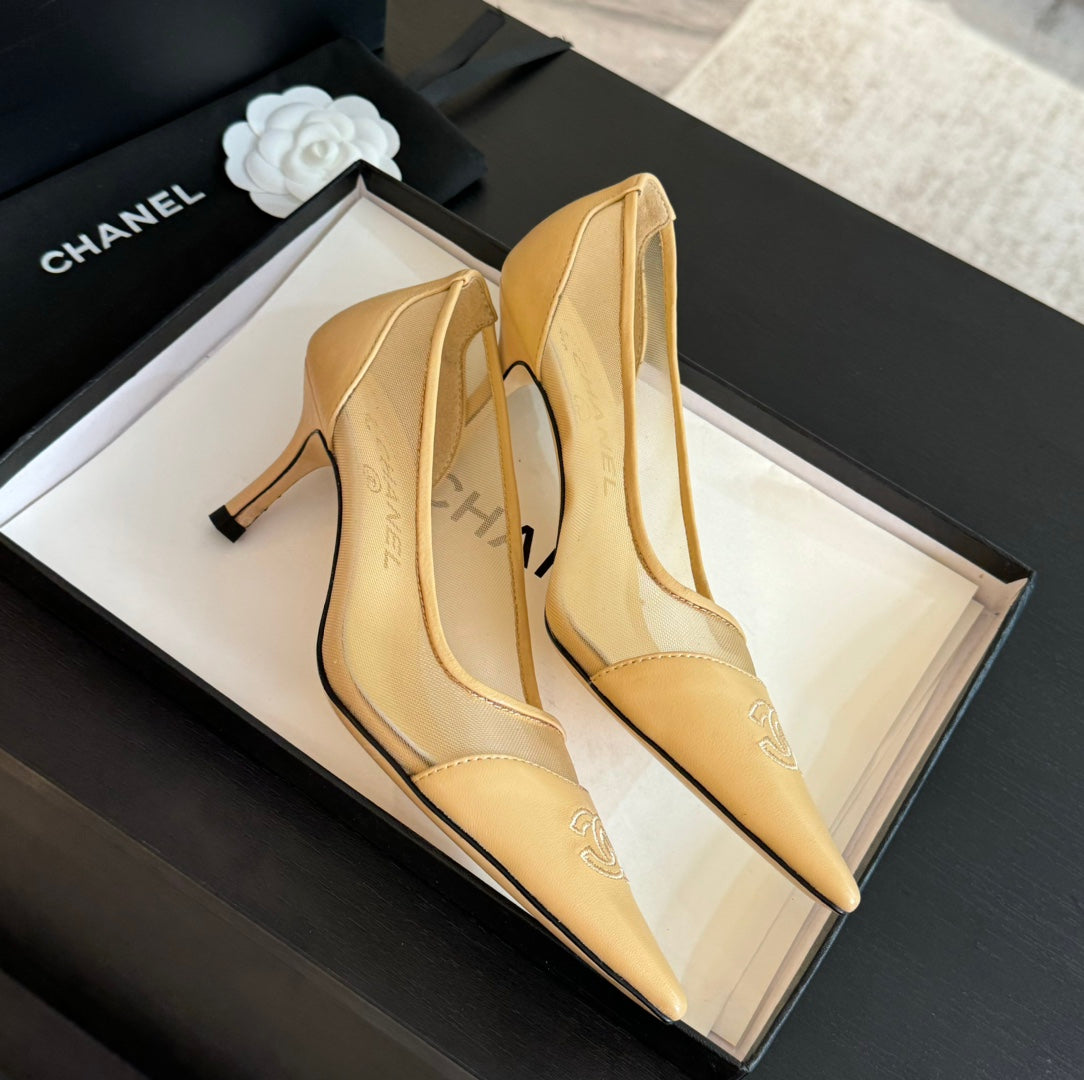 MESH LOGO HEELS IN BEIGE LAMBSKIN - 35