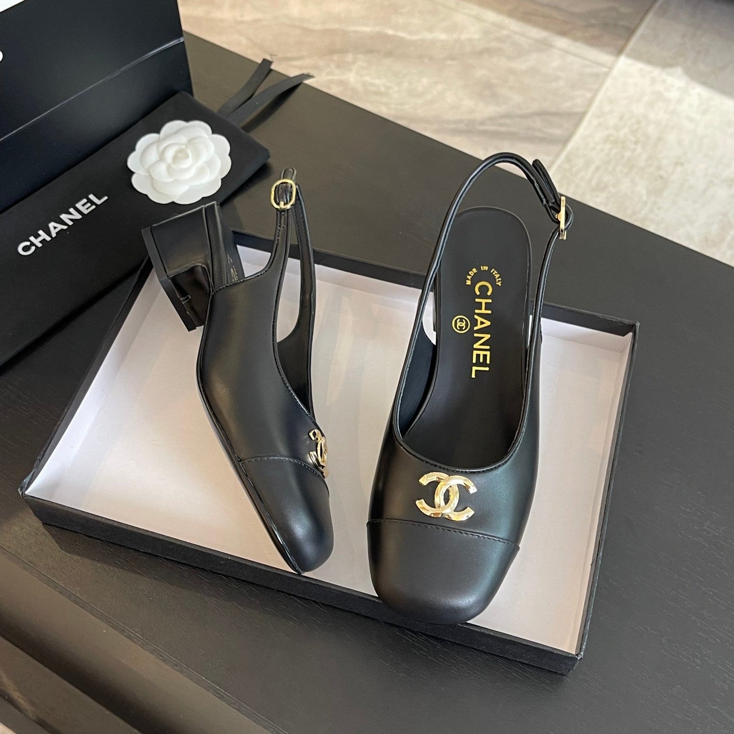 CC SLINGBACKS IN BLACK CALFSKIN - 34