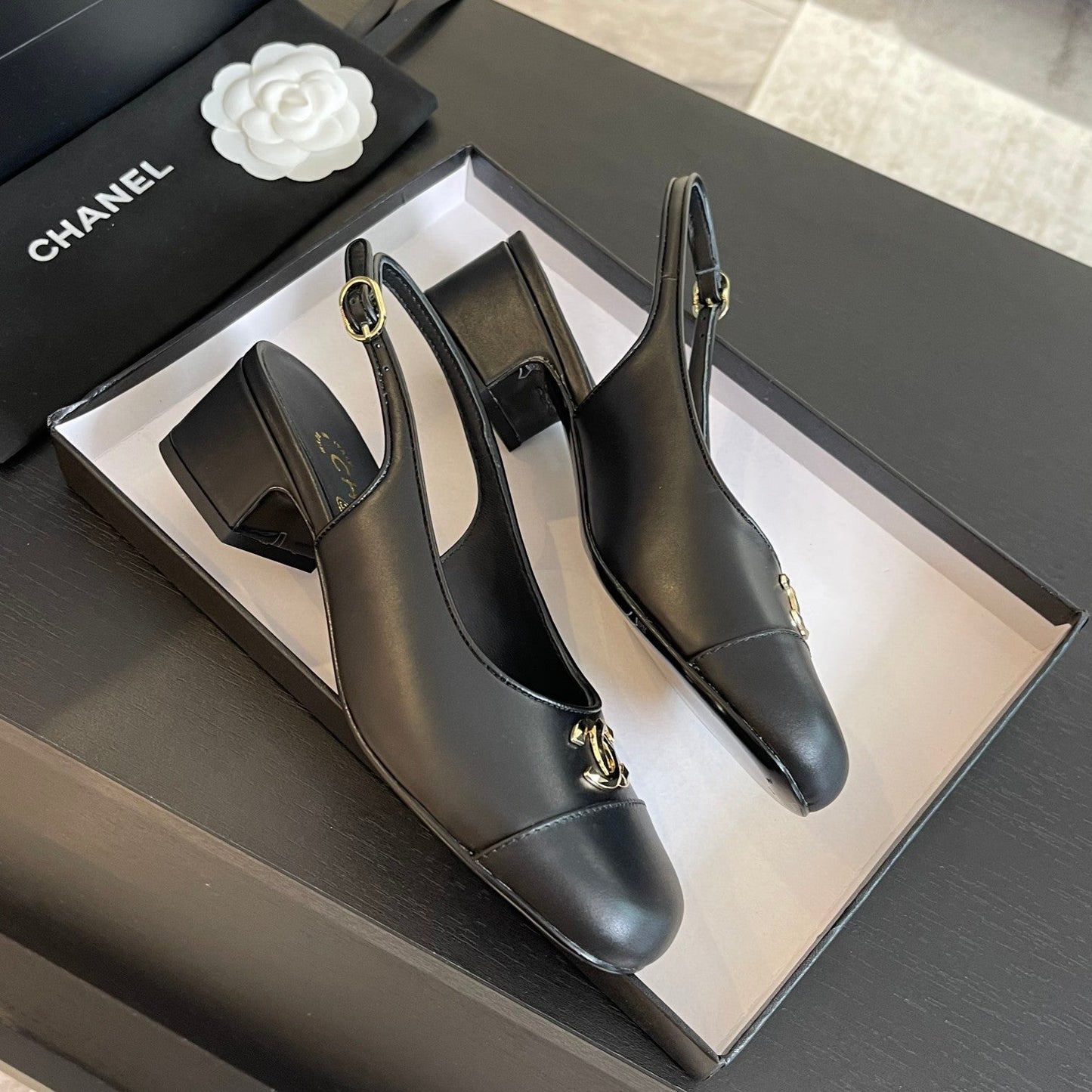 CC SLINGBACKS IN BLACK CALFSKIN - 34
