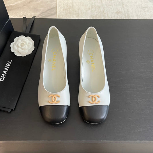 CC PUMP WHITE MIX BLACK CALFSKIN - 34