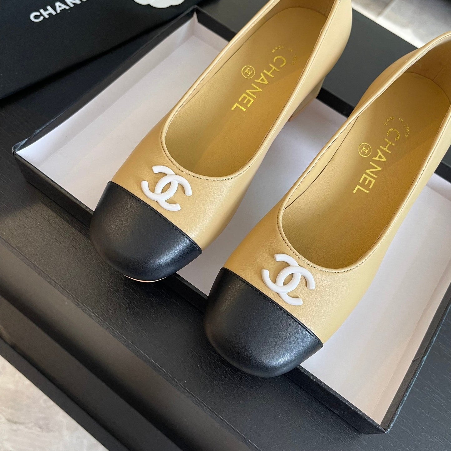 PUMP DARK CREAM MIX BLACK CALFSKIN - 34