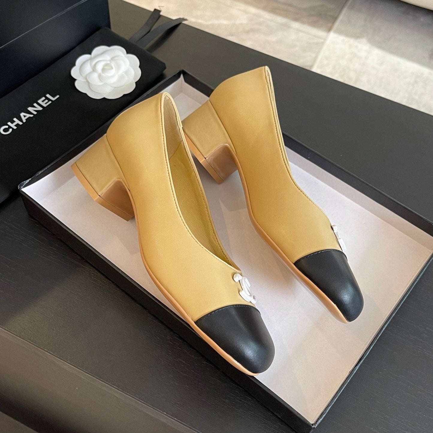 PUMP DARK CREAM MIX BLACK CALFSKIN - 34