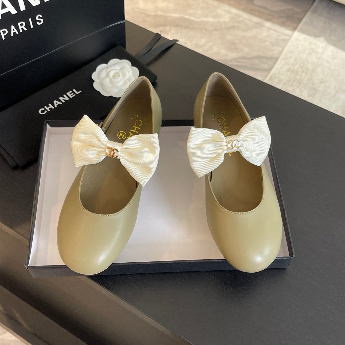 BALLET FLAT ECRU BEIGE LAMBSKIN WITH WHITE BOW - 35