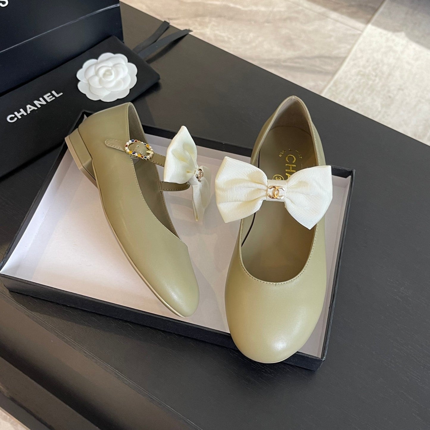 BALLET FLAT ECRU BEIGE LAMBSKIN WITH WHITE BOW - 35