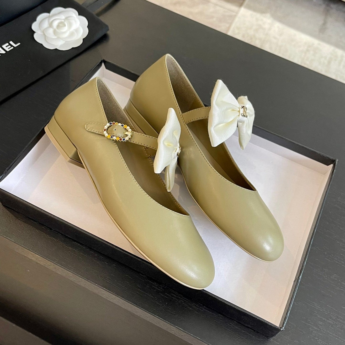 BALLET FLAT ECRU BEIGE LAMBSKIN WITH WHITE BOW - 35