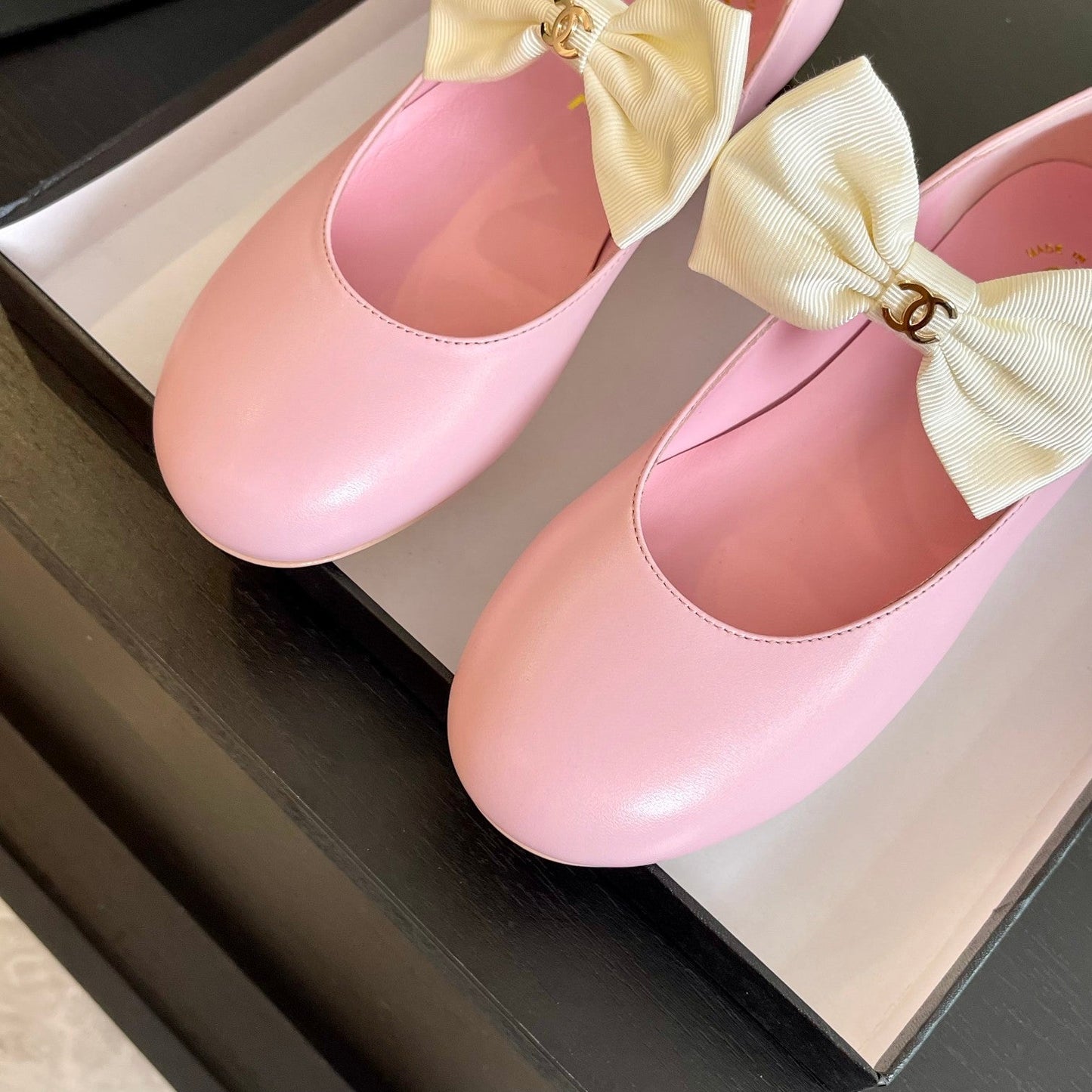 BALLET FLAT LIGHT PINK LAMBSKIN WITH WHITE BOW - 35