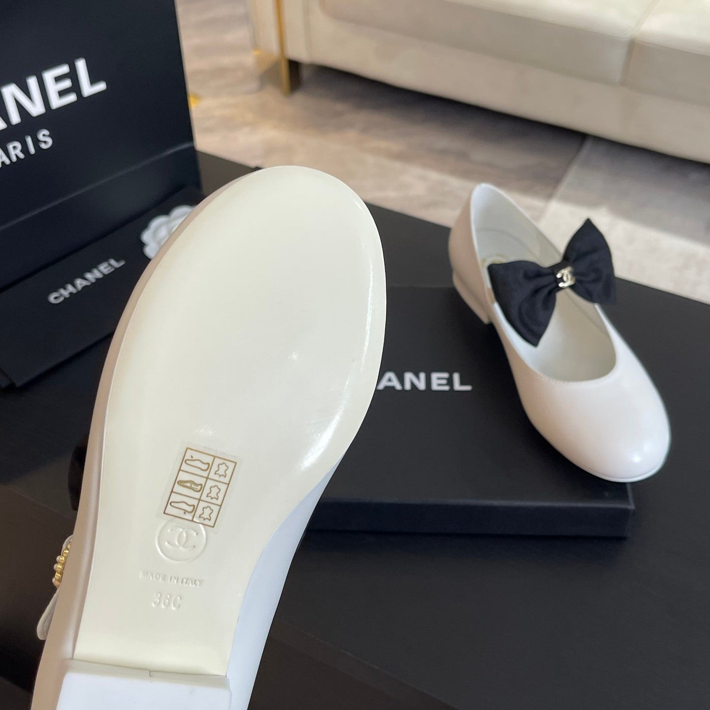 BALLET FLAT WHITE LAMBSKIN WITH BLACK BOW - 35