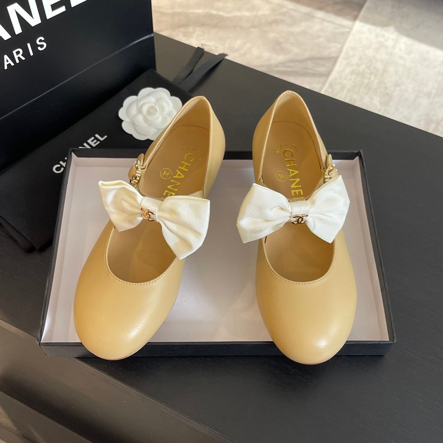 BALLET FLAT DARK CREAM LAMBSKIN WITH WHITE BOW - 35