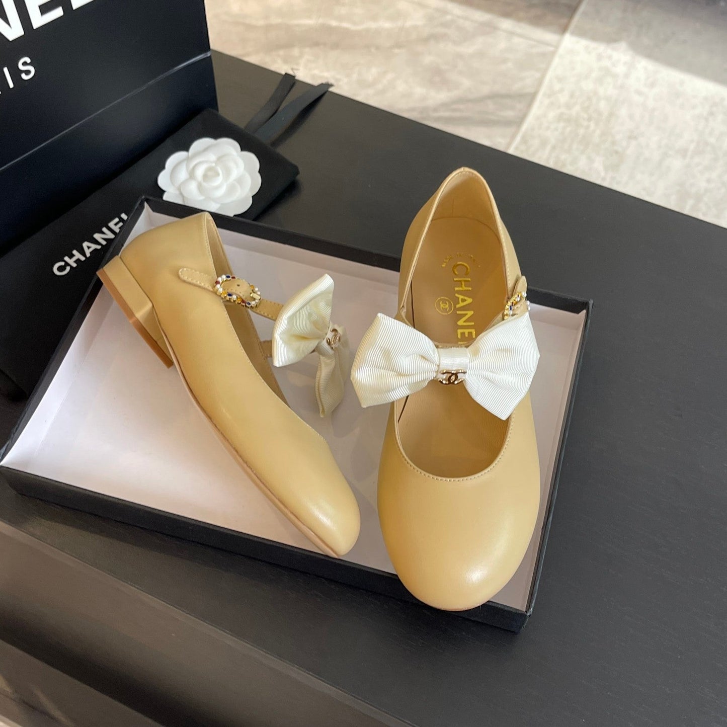 BALLET FLAT DARK CREAM LAMBSKIN WITH WHITE BOW - 35