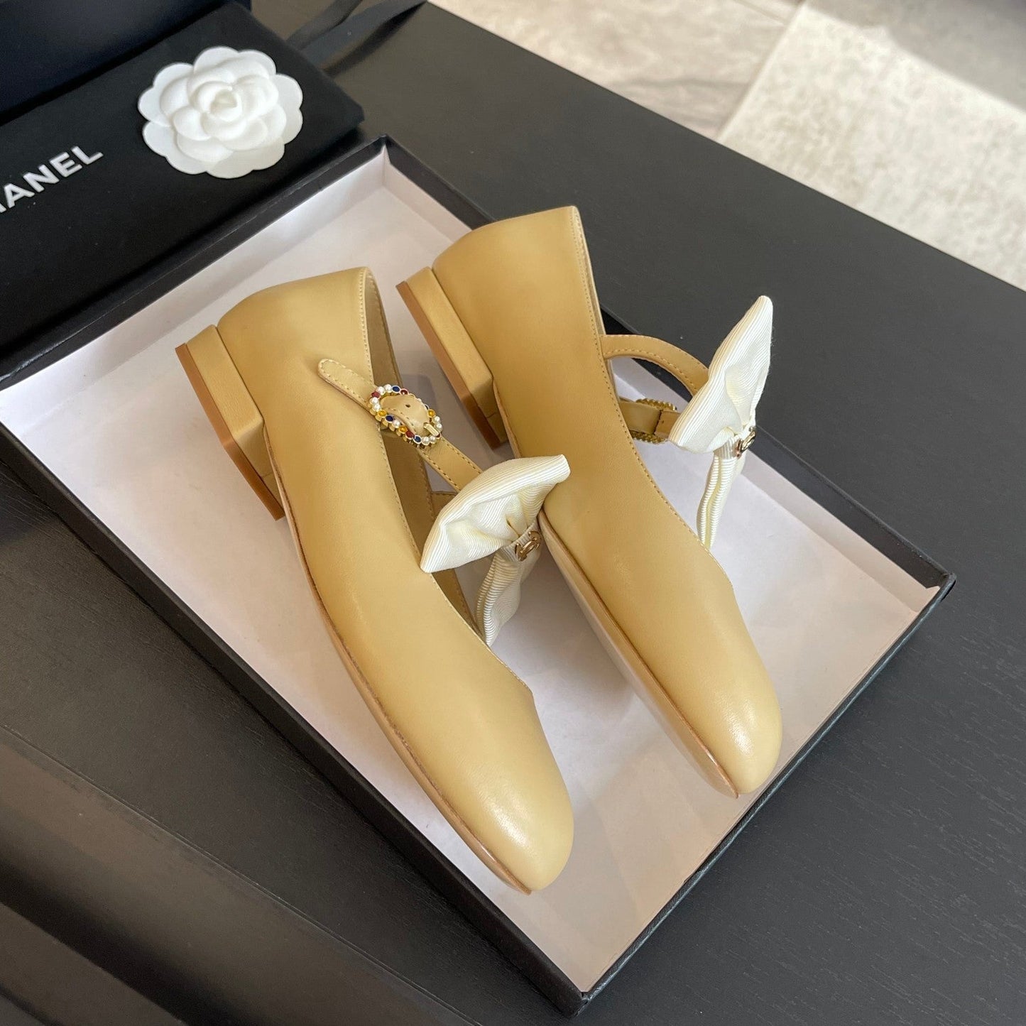BALLET FLAT DARK CREAM LAMBSKIN WITH WHITE BOW - 35
