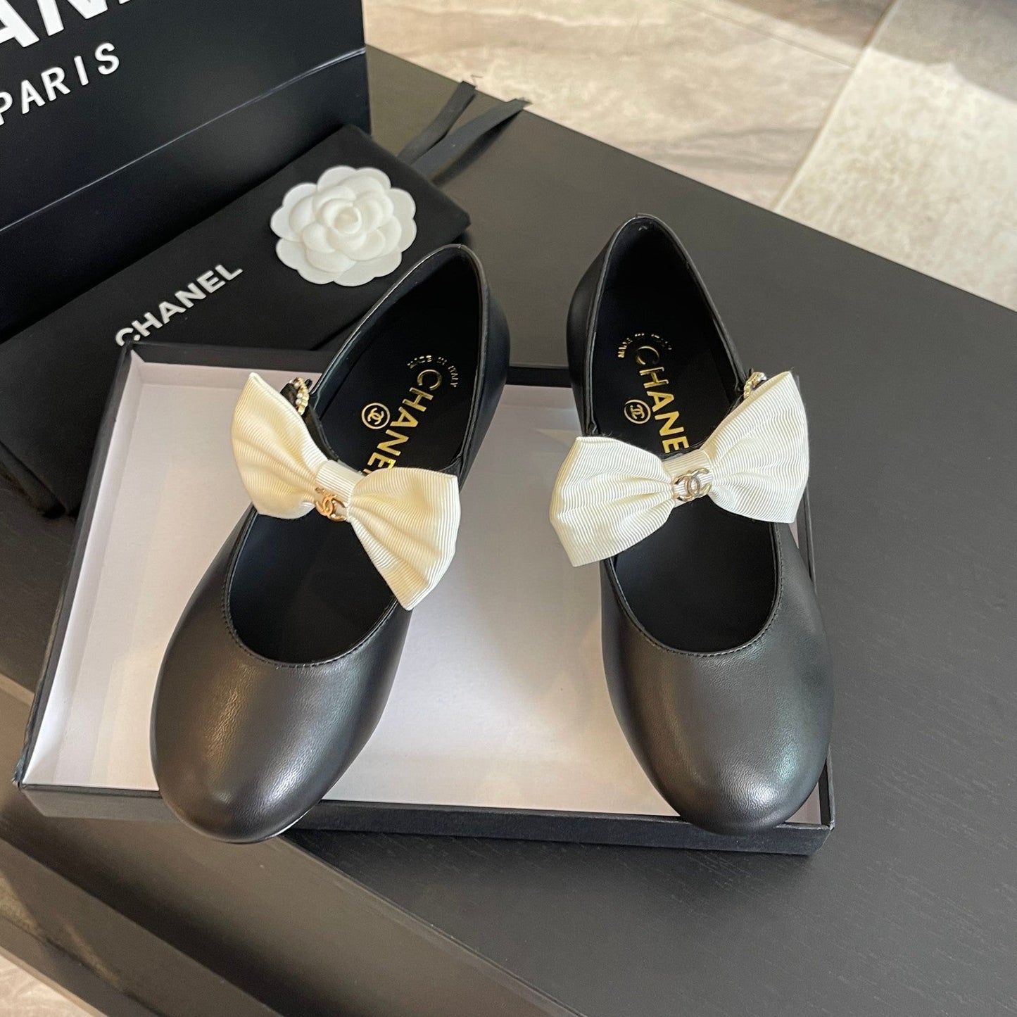 BALLET FLAT BLACK LAMBSKIN WITH WHITE BOW - 35