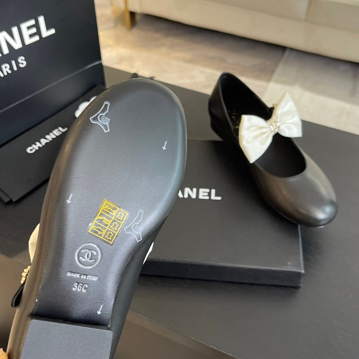 BALLET FLAT BLACK LAMBSKIN WITH WHITE BOW - 35