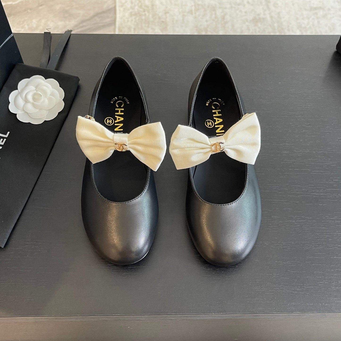 BALLET FLAT BLACK LAMBSKIN WITH WHITE BOW - 35