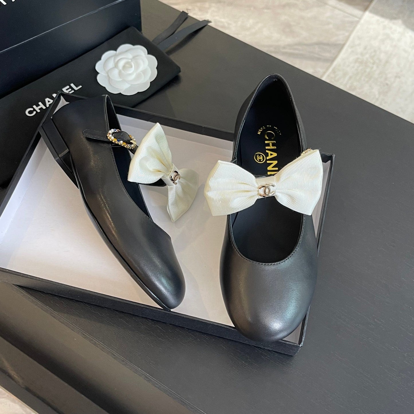 BALLET FLAT BLACK LAMBSKIN WITH WHITE BOW - 35