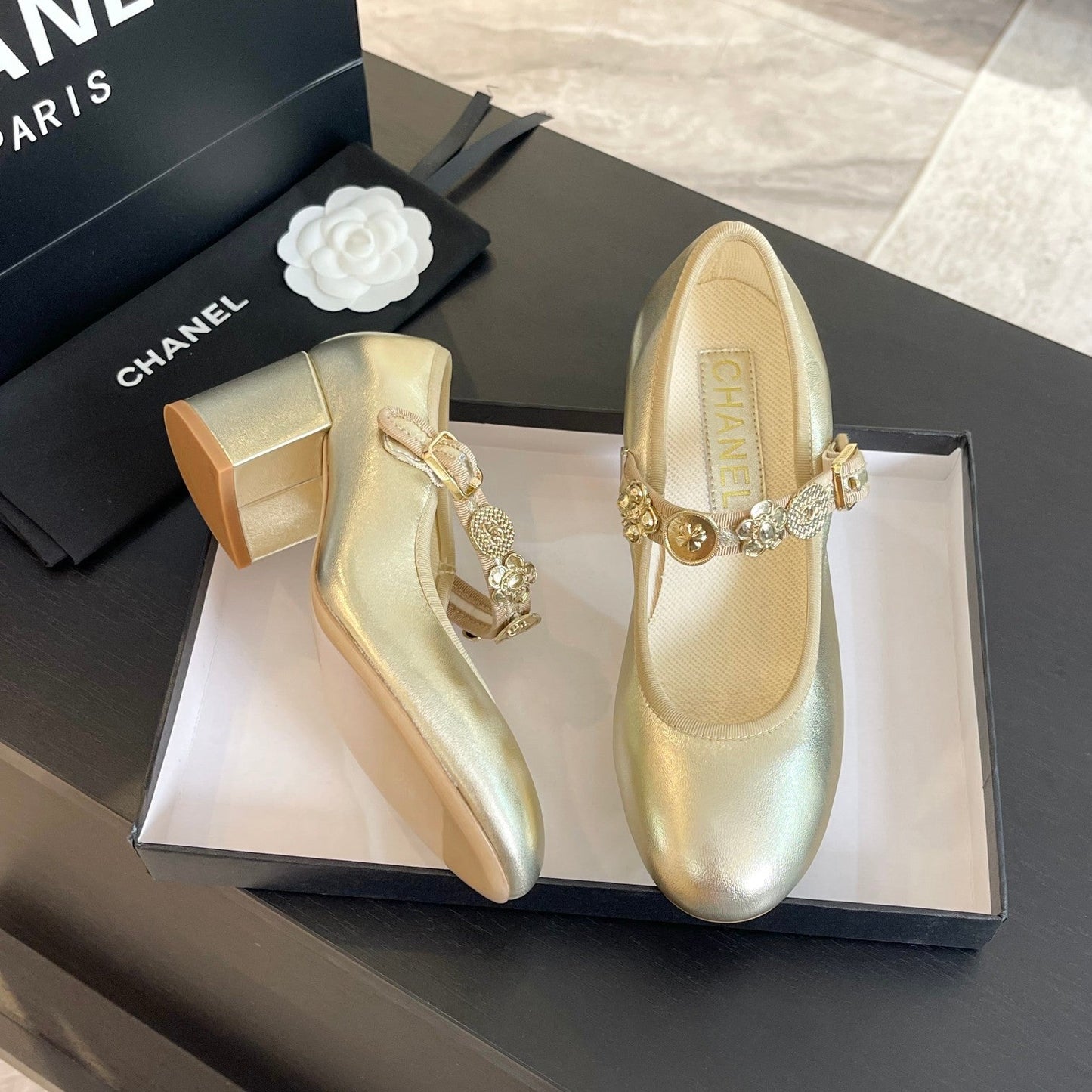 HIGH MERY JANE GOLDEN LAMBSKIN - 35