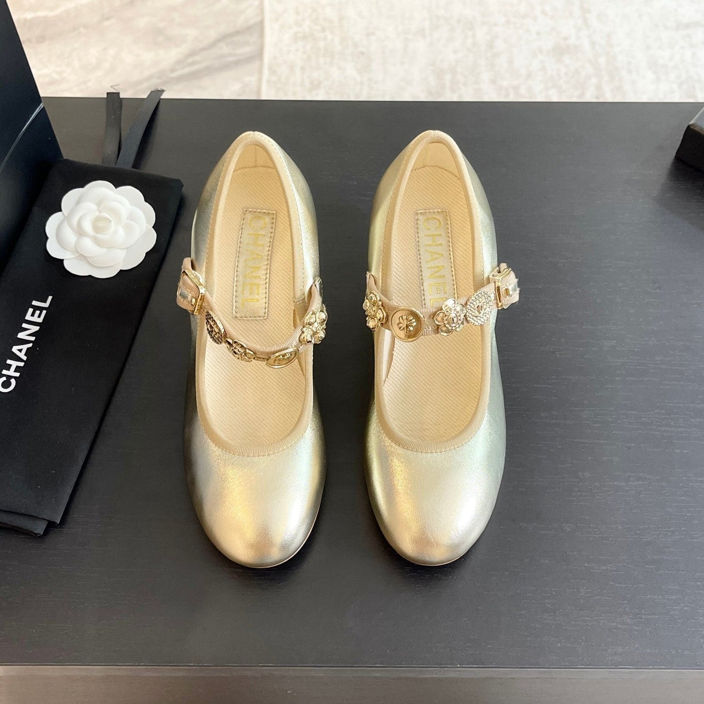 HIGH MERY JANE GOLDEN LAMBSKIN - 35