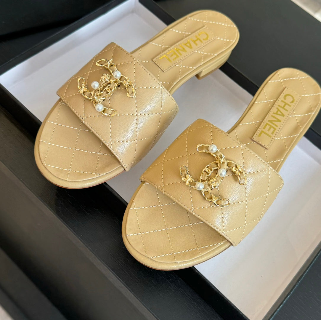 SLIPPERS BEIGE CREAM QUILTED LAMBSKIN - 35