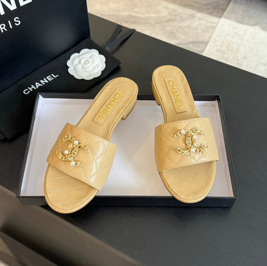 SLIPPERS BEIGE CREAM QUILTED LAMBSKIN - 35