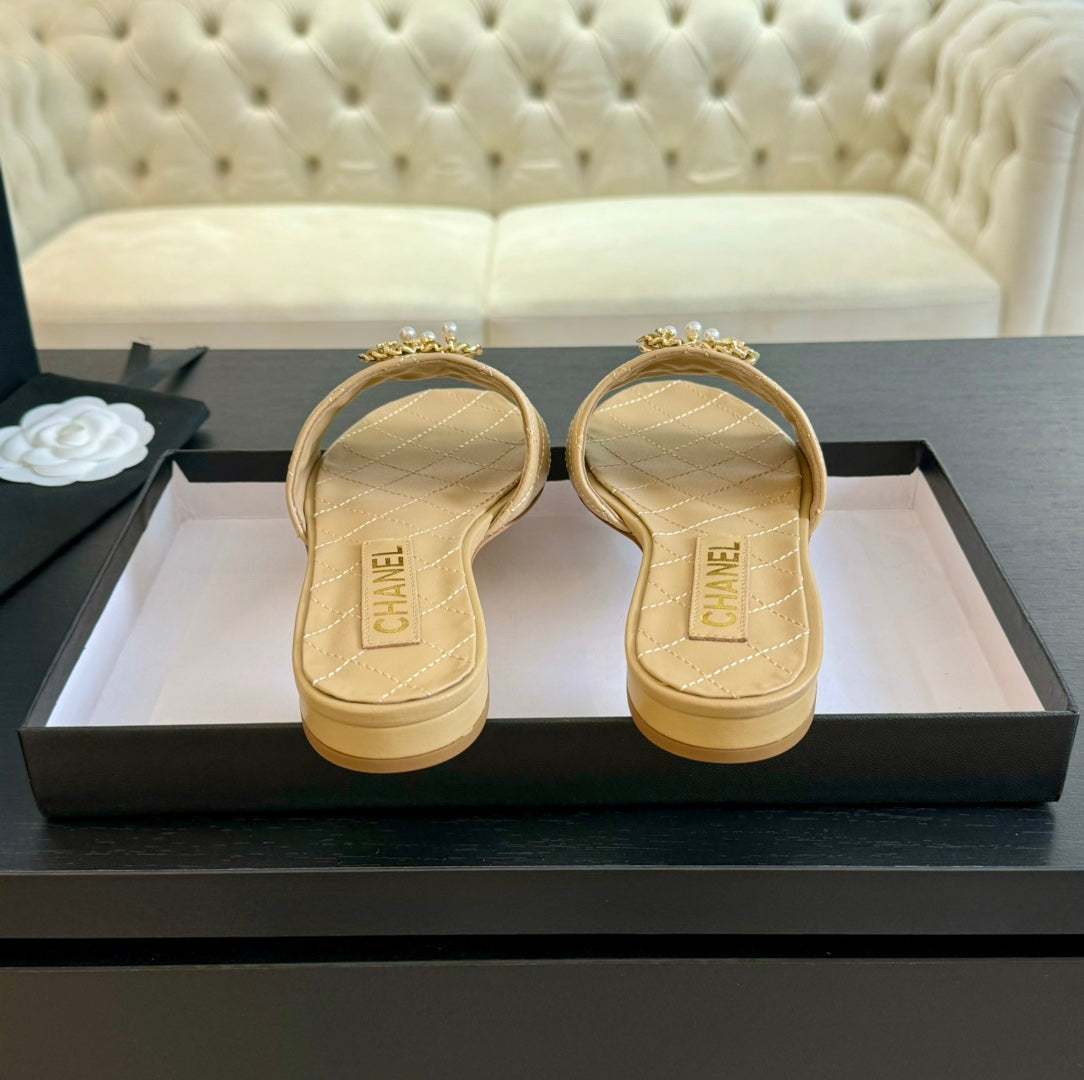 SLIPPERS BEIGE CREAM QUILTED LAMBSKIN - 35