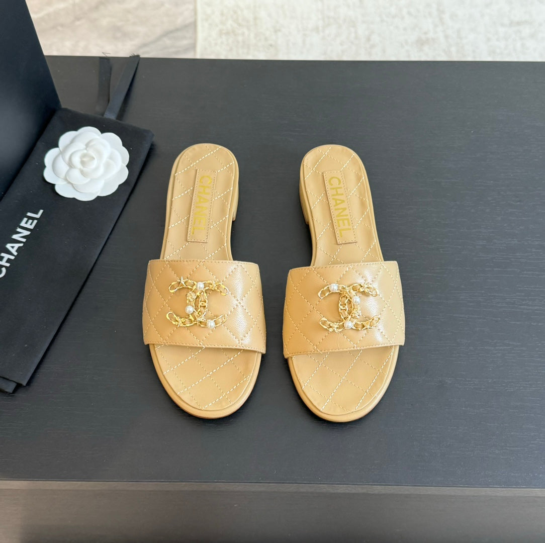 SLIPPERS BEIGE CREAM QUILTED LAMBSKIN - 35