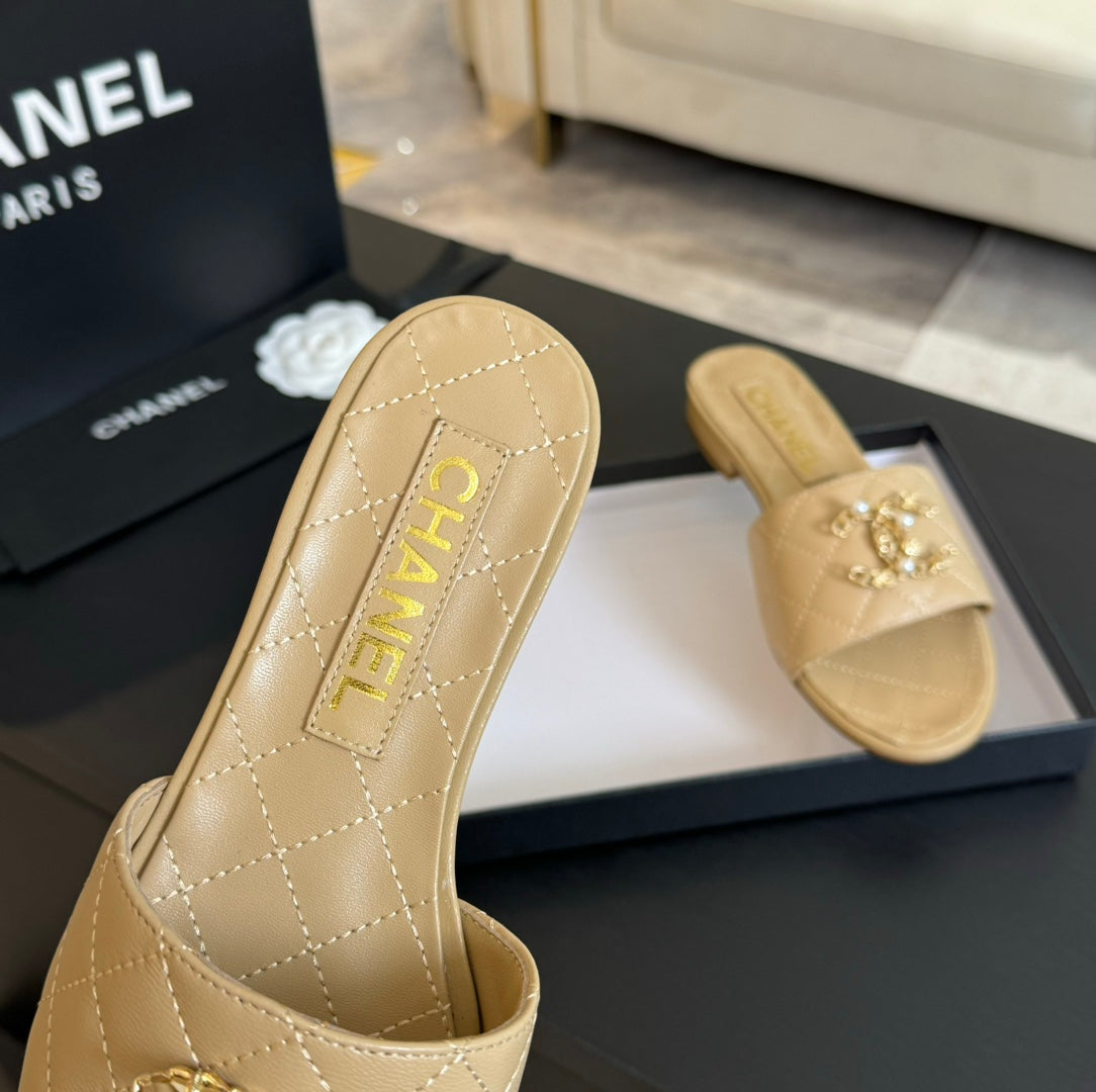 SLIPPERS BEIGE CREAM QUILTED LAMBSKIN - 35