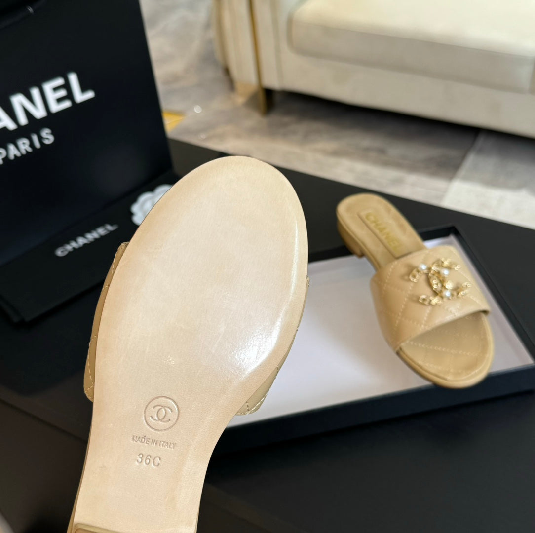 SLIPPERS BEIGE CREAM QUILTED LAMBSKIN - 35