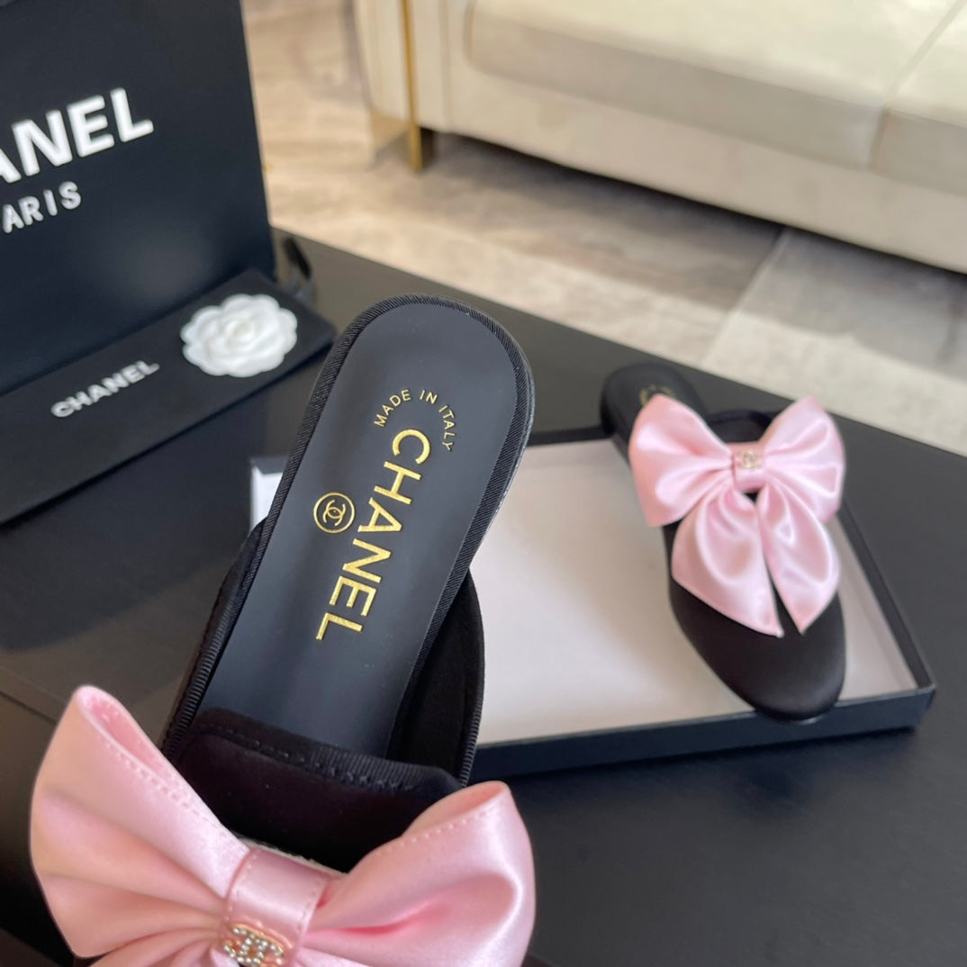 BIG BOW FLAT MULE SANDALS IN BLACK MIX PALE PINK SILK - 35