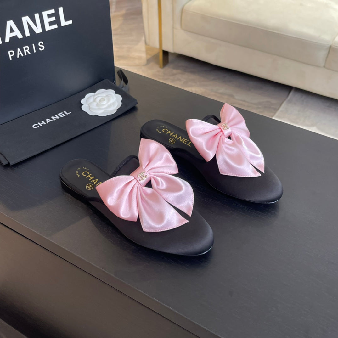 BIG BOW FLAT MULE SANDALS IN BLACK MIX PALE PINK SILK - 35