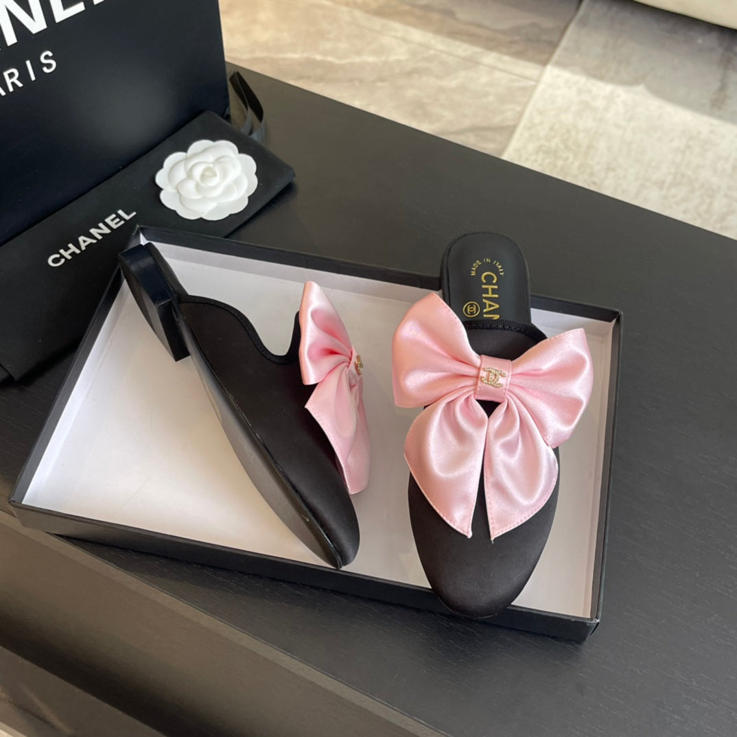 BIG BOW FLAT MULE SANDALS IN BLACK MIX PALE PINK SILK - 35