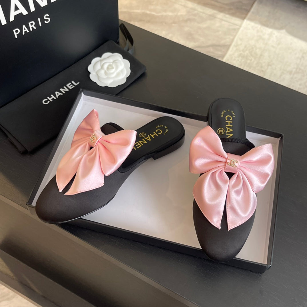 BIG BOW FLAT MULE SANDALS IN BLACK MIX PALE PINK SILK - 35