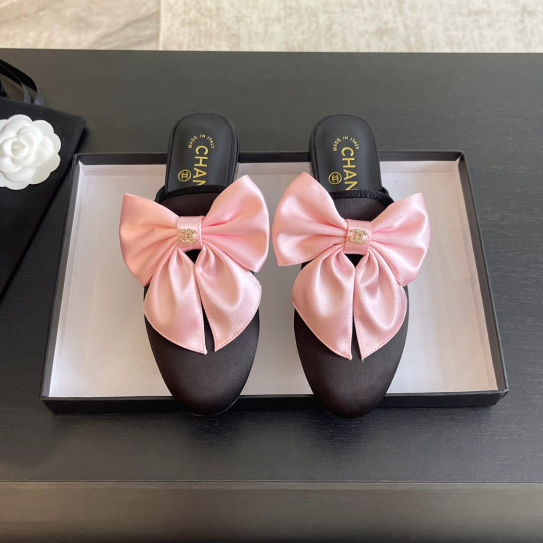 BIG BOW FLAT MULE SANDALS IN BLACK MIX PALE PINK SILK - 35