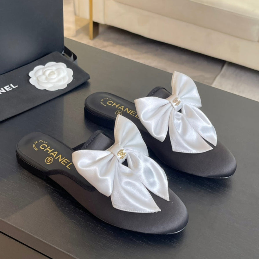 BIG BOW FLAT MULE SANDALS IN BLACK MIX WHITE SILK - 35