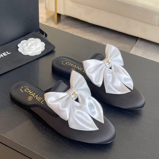 BIG BOW FLAT MULE SANDALS IN BLACK MIX WHITE SILK - 35