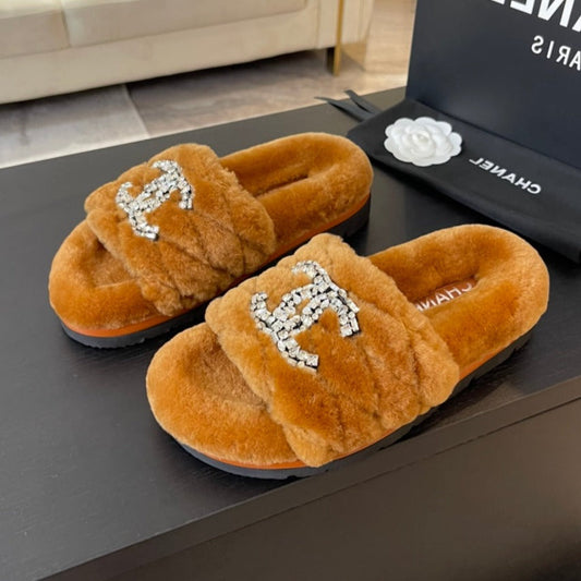 SLIPPERS IN SAFETY ORANGE FUR - 35
