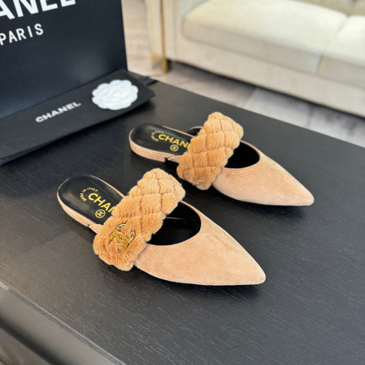 CC MULE IN SEPIA BEIGE SMOOTH FLEECE WITH GOLD HARDWARE - 35
