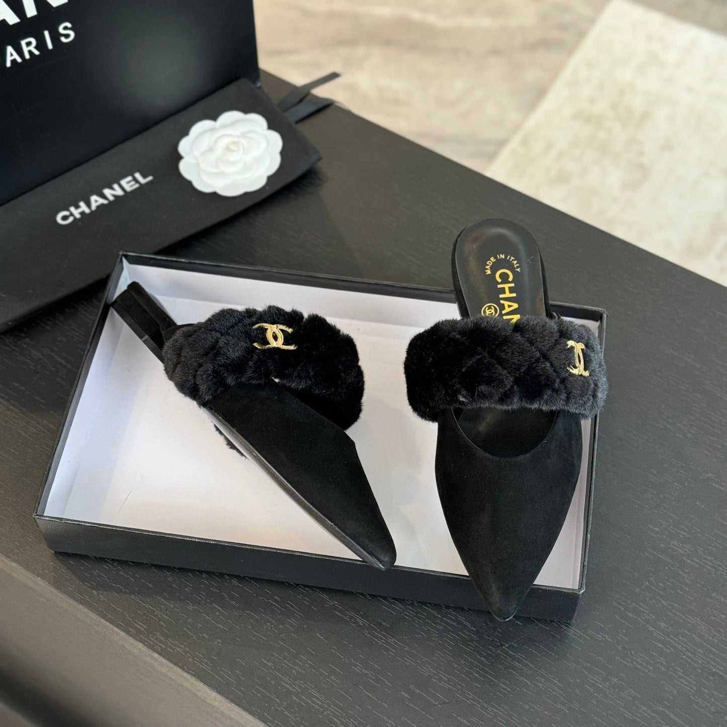 CC MULE IN BLACK SMOOTH FLEECE WITH GOLD HARDWARE - 35