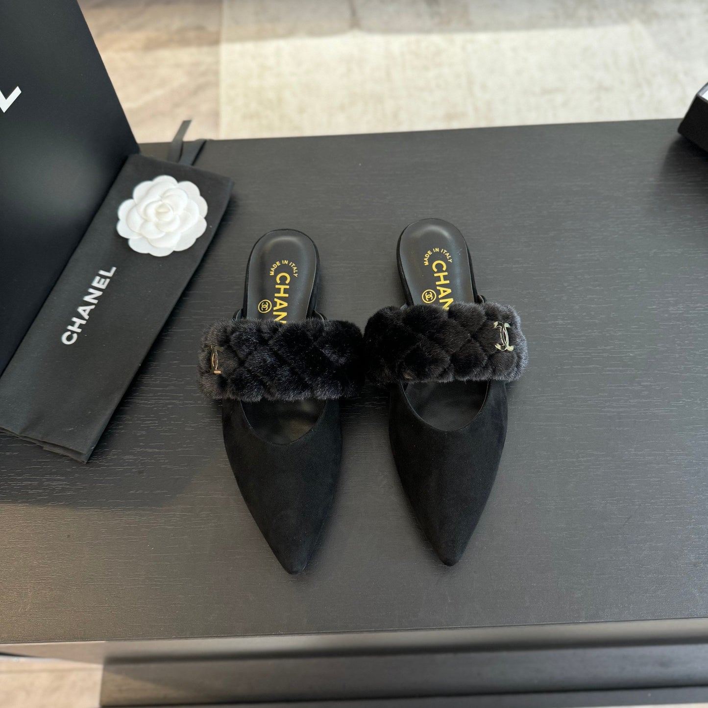 CC MULE IN BLACK SMOOTH FLEECE WITH GOLD HARDWARE - 35