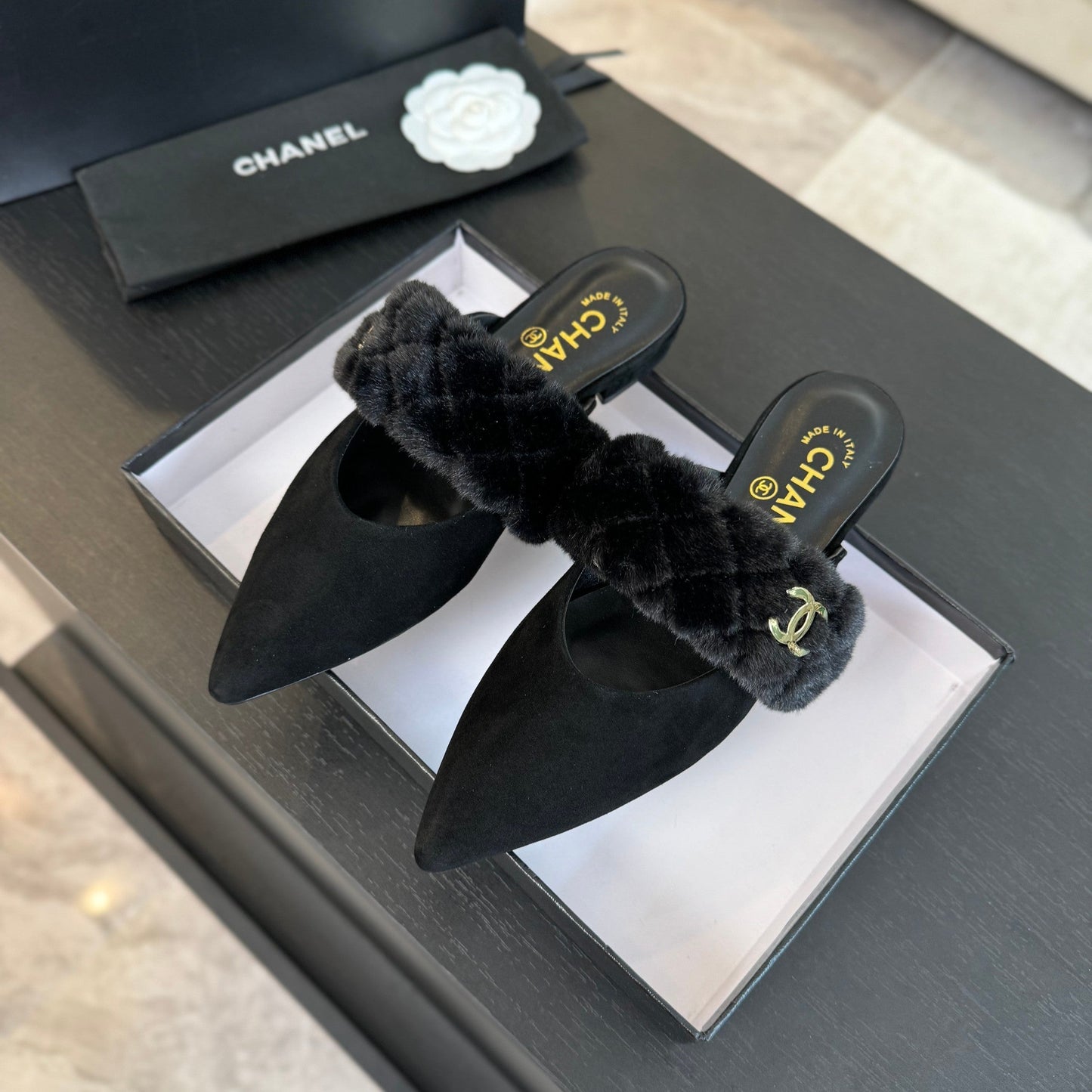 CC MULE IN BLACK SMOOTH FLEECE WITH GOLD HARDWARE - 35