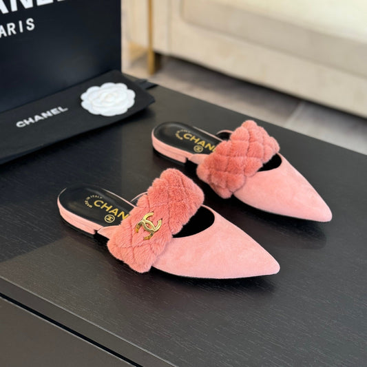 CC MULE IN LIGHT PINK SMOOTH FLEECE WITH GOLD HARDWARE - 35