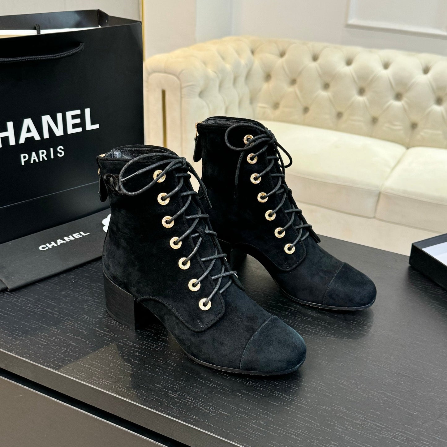 CC LACE-UP SHORT BOOTS IN BLACK SUEDE - 35