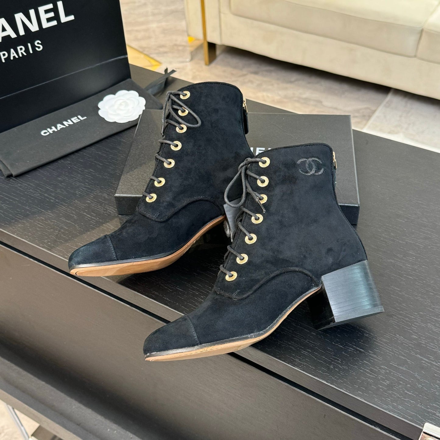 CC LACE-UP SHORT BOOTS IN BLACK SUEDE - 35