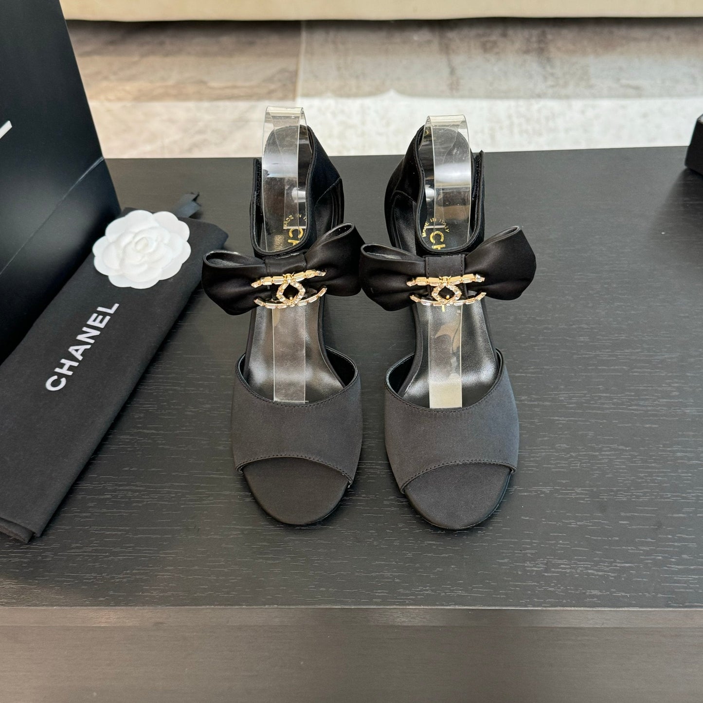 HIGH SANDAL OPEN TOE IN BLACK SATIN - 35