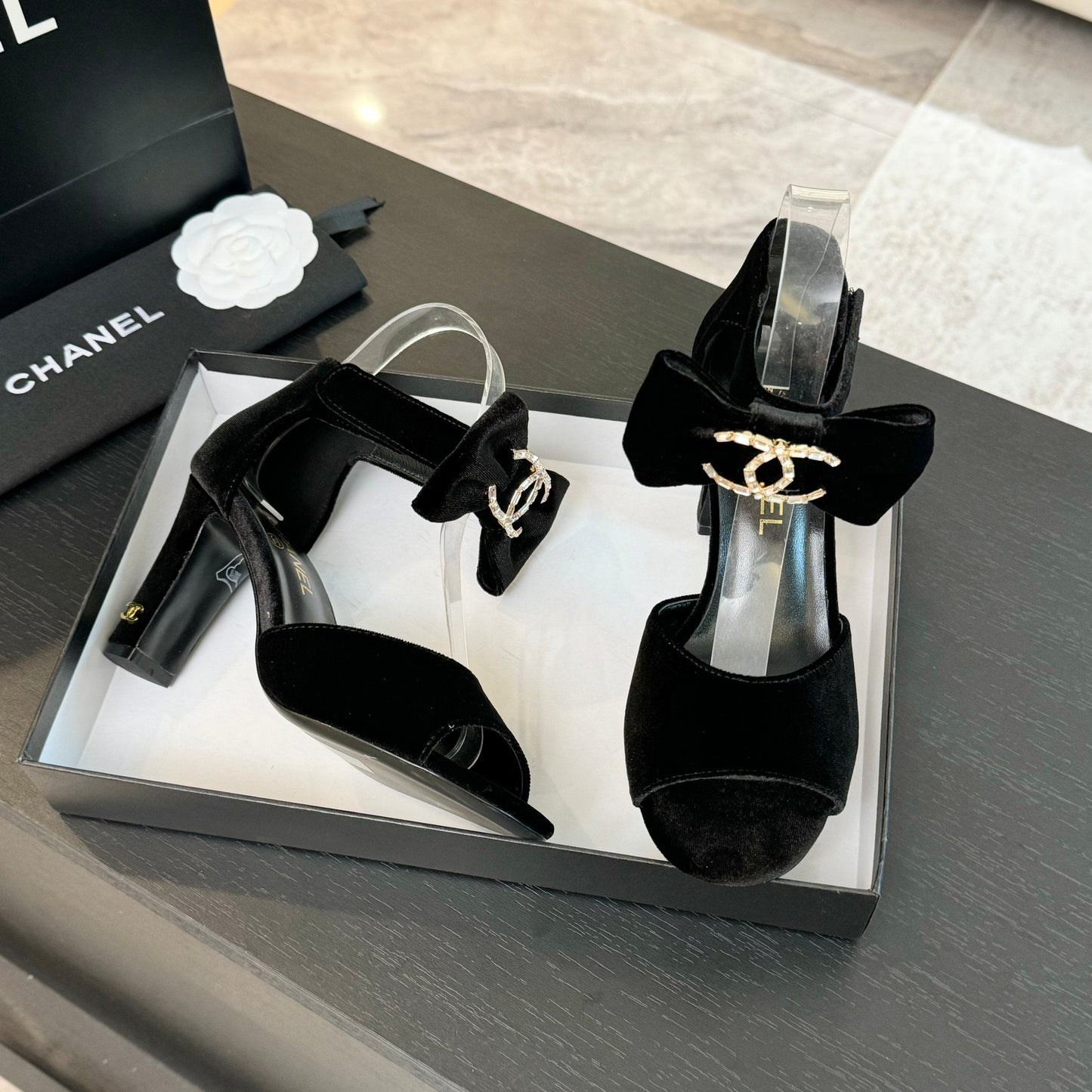HIGH SANDAL OPEN TOE IN BLACK VELVET - 35