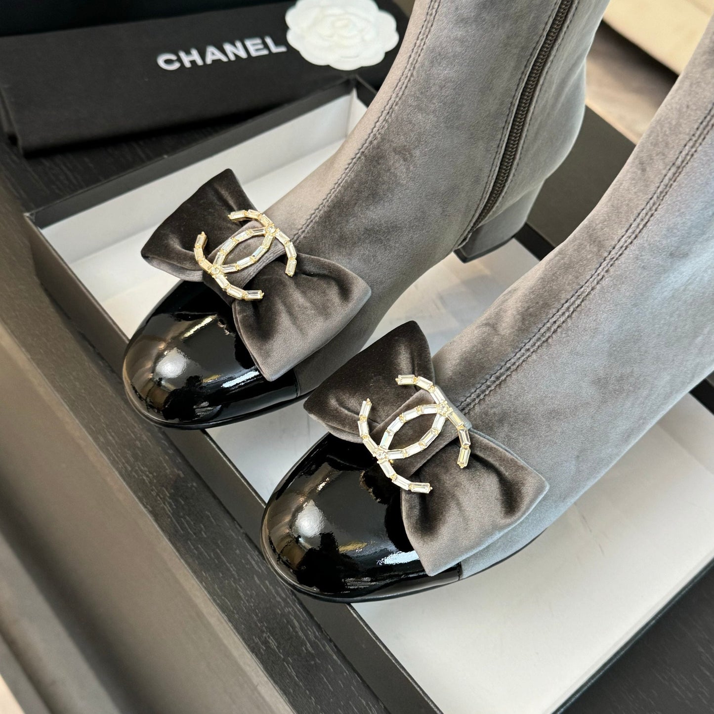 SHORT BOOTS IN DOLPHIN GRAY VELVET AND BLACK LAMBSKIN - 35