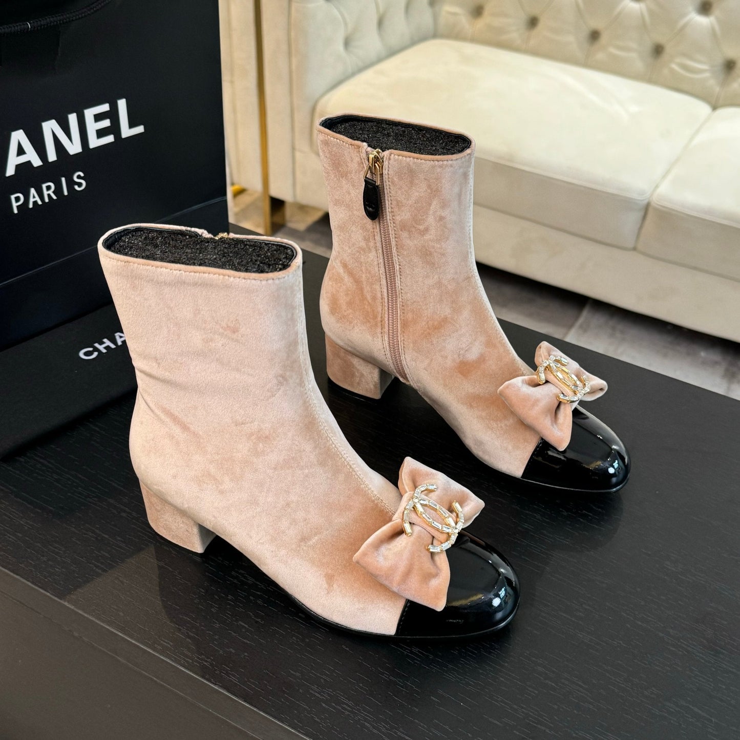 SHORT BOOTS IN PEACH PINK VELVET AND BLACK LAMBSKIN - 35