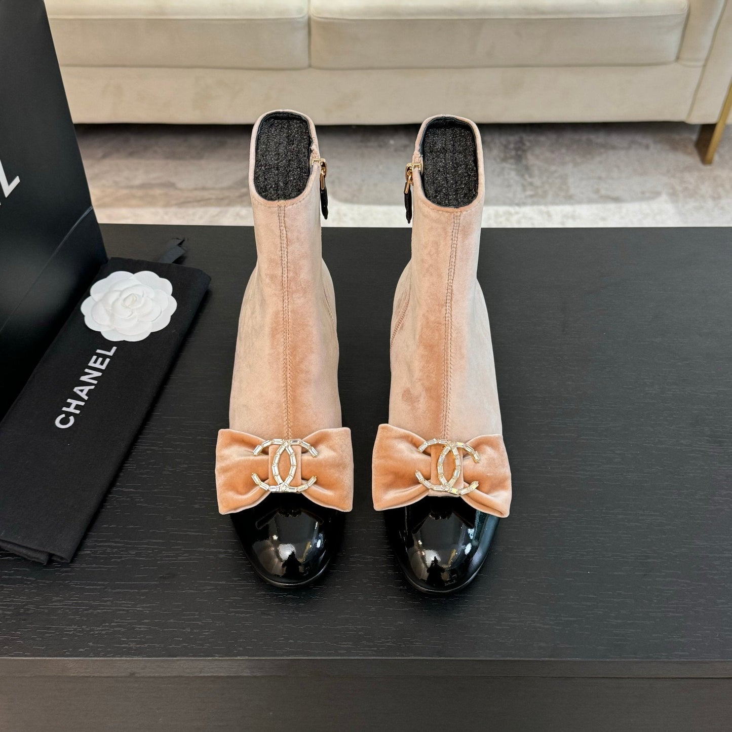 SHORT BOOTS IN PEACH PINK VELVET AND BLACK LAMBSKIN - 35