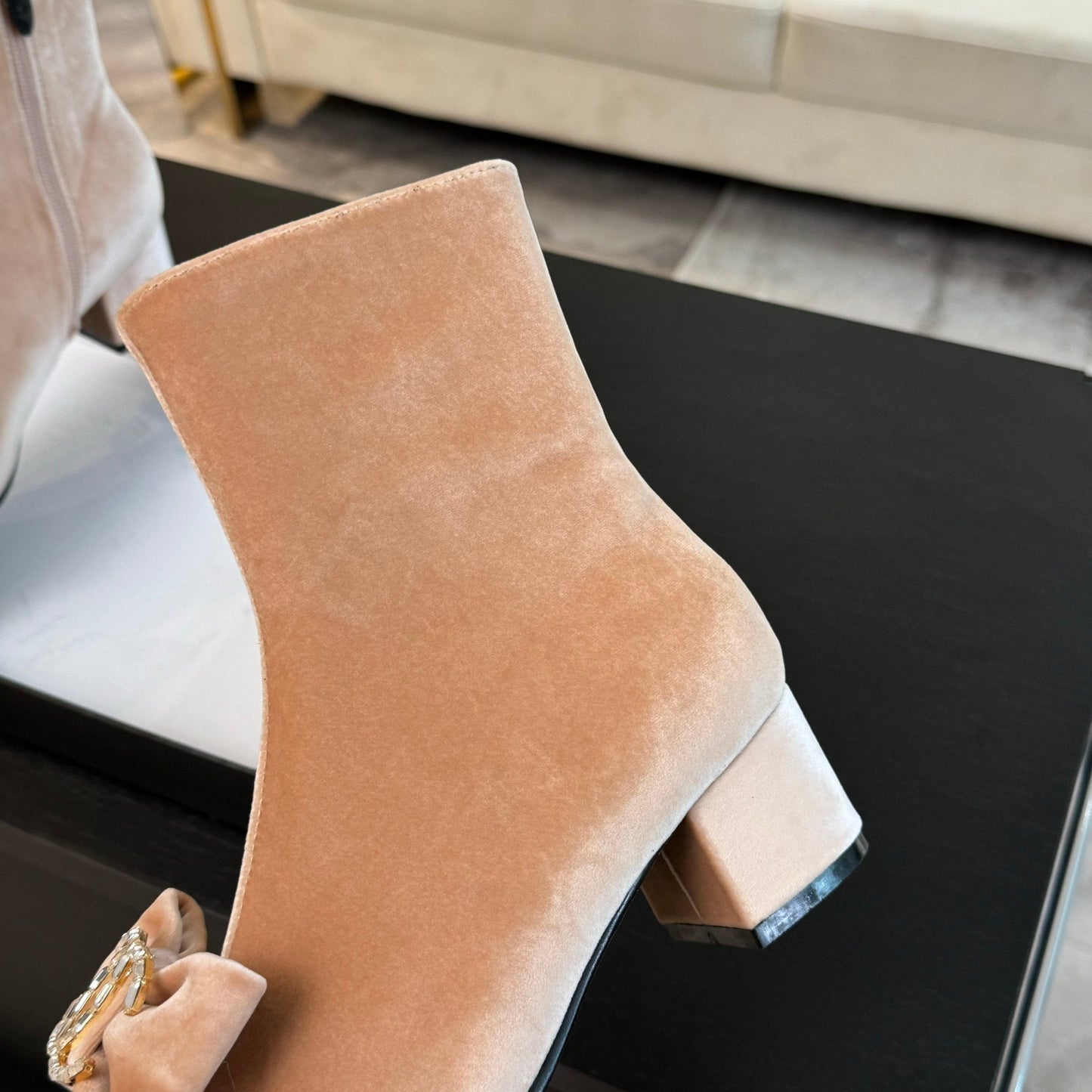 SHORT BOOTS IN PEACH PINK VELVET AND BLACK LAMBSKIN - 35