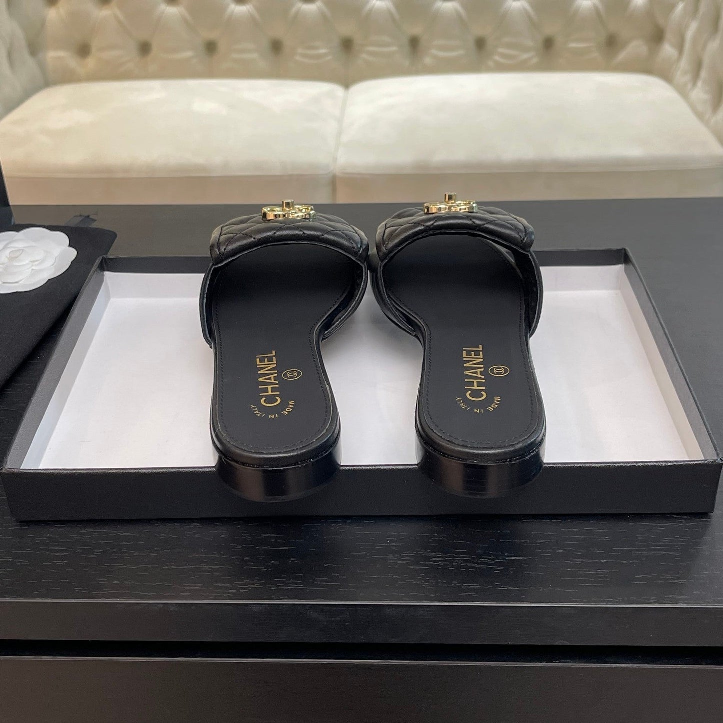 FLAT MULE IN BLACK LAMBSKIN - 35