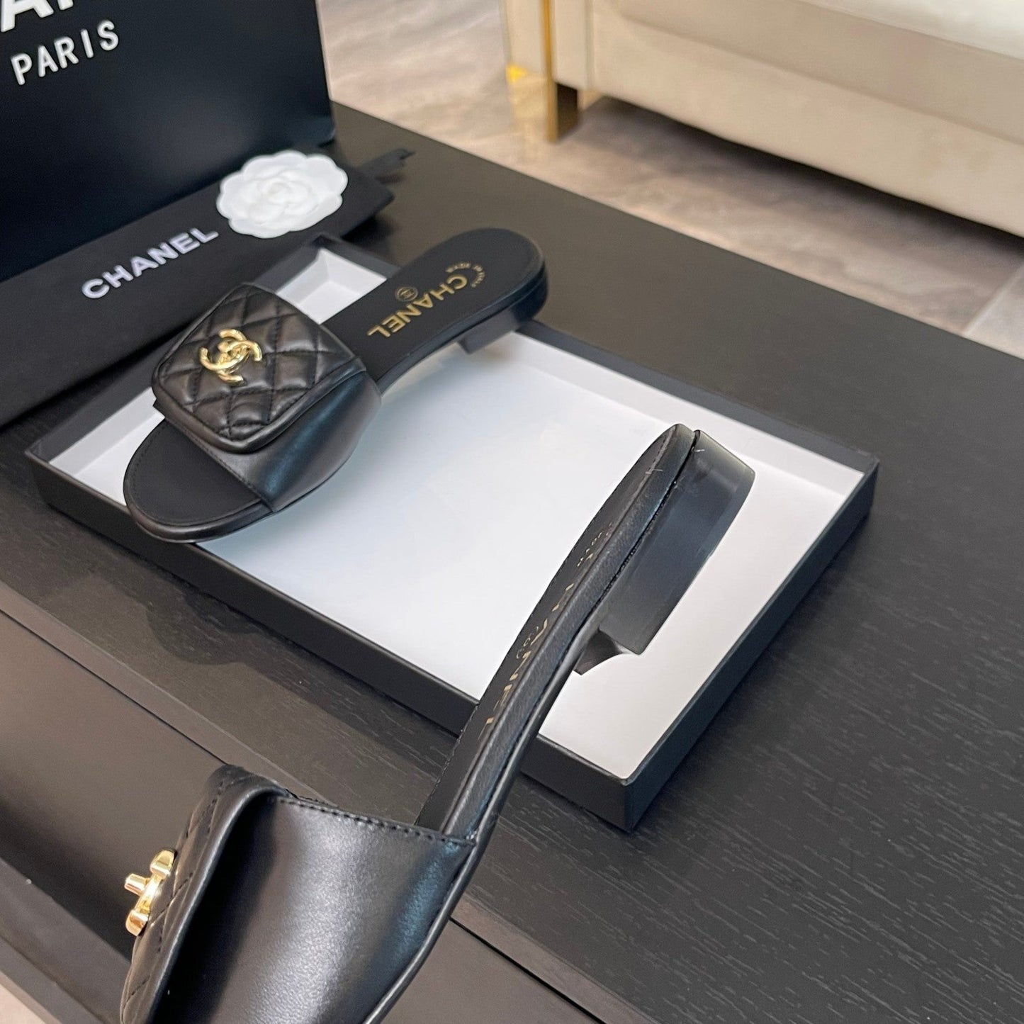 FLAT MULE IN BLACK LAMBSKIN - 35